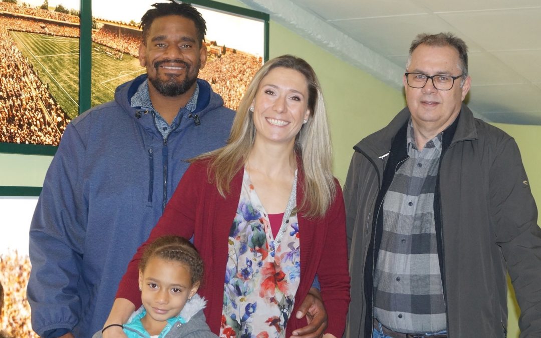 Mit Behindertensport in Berührung kommen: Paralympics-Siegerin Katrin Green besuchte Pfälzisches Sportmuseum in Hauenstein