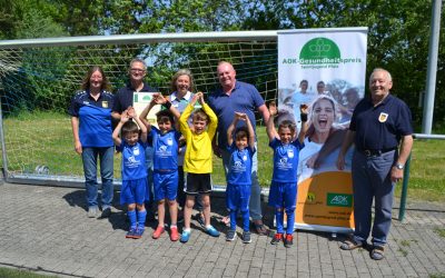 1. FC Hambach mit AOK-Gesundheitspreis ausgezeichnet – 500 Euro für Sport- und Spielmaterialien